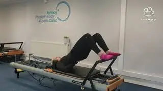 Reformer Pilates - Shoulder Bridge / Bridge with extension