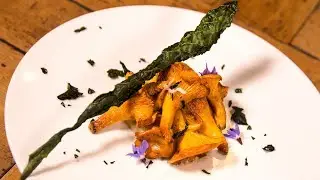 Rossinyols a la planxa amb Parmentier de regal&egrave;ssia