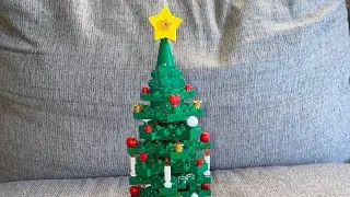 25 Days of Vlogmas Day 14: LEGO Christmas Tree Build With Me