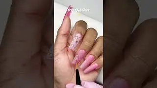 Satisfying Rhinestone Glue Application