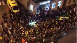 Brazilian Fans singing in Hotel - San Petersburgo - R&uacute;ssia 2018 (Brasil ol&ecirc; ol&ecirc; ol&ecirc;)