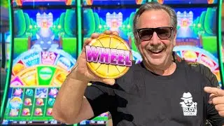 CAN&nbsp;WE WIN&nbsp;BIG IN&nbsp;THE WORLDS LARGEST HUFF&nbsp;N&nbsp;PUFF&nbsp;SLOT&nbsp;ROOM?