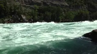 The niargra falls white water rappids