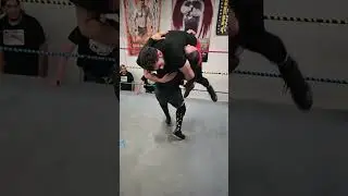 Power Slam by Che Cabrera #santinobros #prowrestlingschool #prowrestling