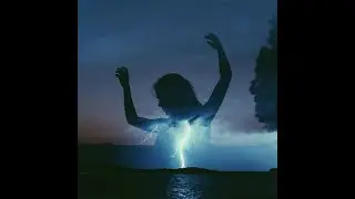 Incredibly beautiful music makes you shiver !!!