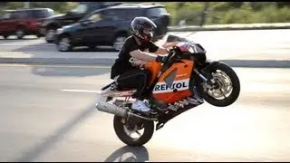Wheelie IN FRONT OF A COP! HD VTR1000RR Repsol RC51