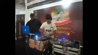 dj soulkey (da beatmasta) doing mixes with eyes closed