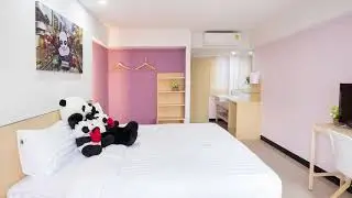 Hotel with free shuttle! Is it possible?