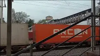Dangerous 🤯🤯130 KM/H Speed! 😱 Indian Railways Freight Train Power