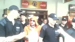 Irish fans singing Polish police women, we love you in the Euro 2012 in HD