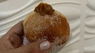 Bombas o berlinesas rellenas de arequipe
