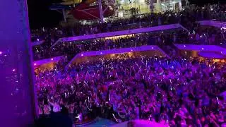 New Years countdown at sea 🎉🥳 #carnivalcruise #carnivalhorizon #newyear #miami 