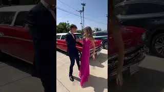 Prom Inspiration 🫶🏻 Senior photos in a classic car! Nomad 57 Chevy