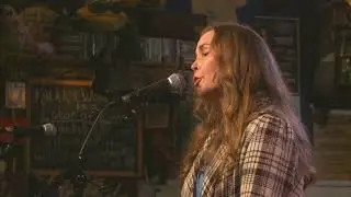 Squeaky Wheel Tour - November 4th | Allison & Stella  - 1 | America Lost and Found Podcast
