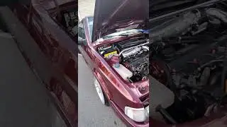 Escort convers&iacute;vel com rodas do Mustang