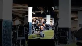 REVERSE LUNGE #fitnessfeats #tiktok #tiktokph #legexercise #lungesworkout #poolworkout #boracay
