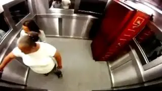 Asansör Şakası.mp4