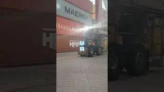 *RTG Crane in Safe Motion 🔄📦 | Professional Container Translation in the Yard 🚧⚙️