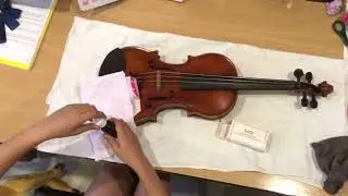 How to clean your violin using violin cleaning oil | Violin Mez