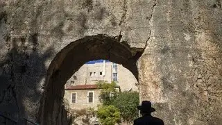 No, Israel isn't planning to take over a French holy site