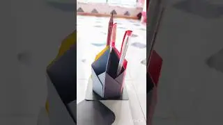Paper folding pen holder 🖋️🖊️.... #diy #papercraftmagic #drawing #shipapermagic #art #yuotubeshorts