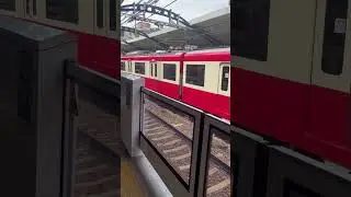 京急1000形1437F【55】 普通浦賀行き　日ノ出町駅到着