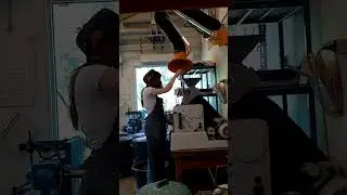 Crushing ceramic waste