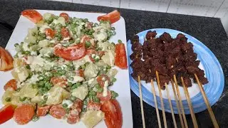 قطبان او بروشيط اللحم بتتبيلة واااعرة مرافق مع سلطة الخضر شي حاجة طووووب😋