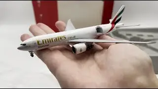 Gemini Jets Emirates SkyCargo Boeing 777F A6-EFG Interactive Series 1:400 Scale GJUAE2144 Unboxing