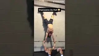 He's pressing his gym bro 😳😳😳