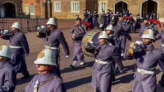 WORLD CLASS GIBRALTAR REGIMENT SURPRISES EVERYONE AT ST JAMES'S PALACE 🇬🇧🇪🇸