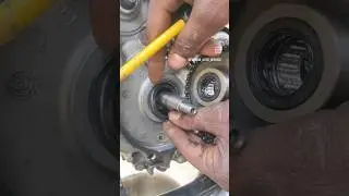 Splendor Pro ki magnet display seal#youtubeshorts #viralvide#mechanic #life #trinding #video