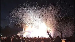 Manics Steet Preachers - Cardiff Castle 2019 - Confetti & Streamers