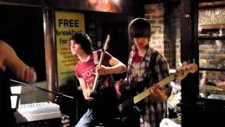 Johnny B Goode- Freefall Live -@Llandogger Trow