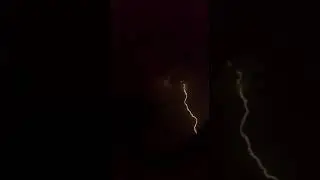 lightning strikes karachi I cyclone about to  🌀 reach Karachi