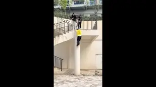 Little security guard wants to chase me! Parkour Adventure