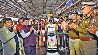 విశాఖ రైల్వే స్టేషన్‌లో ‘హ్యూమనాయిడ్‌ రోబో’ - ఏఎస్‌సీ అర్జున్‌ ప్రత్యేకతలు ఇవీ! || Robo COP Deployed