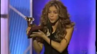 SHAKIRA GRAMMY A INMIGRANTES EN U.S.A