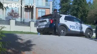 Двое мужчин арестованы за стрельбу, связанную с вымогательством, в Суррее, Британская Колумбия.