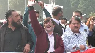 Journalists Protest Against Increasing Curbs On Media In Pakistan