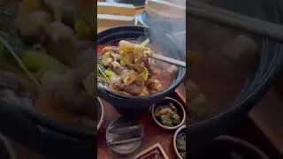100년된 우물에 소원을 빌다보면 한우 차돌박이로 만든 전골과 한우 관자 삼합에 바질 토마토 돌솥밥이 짠하고 나오는 곳 seoul 창신동 우물집