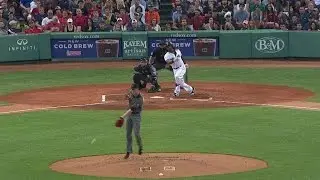ARI@BOS: Bradley struck by liner, but gets the out