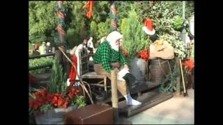 Epcot: Canada - Holiday Storyteller - Papa Noel