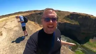 Palouse Falls Washington. DANGEROUS HIKE!