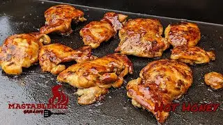 HOW TO MAKE EASY HOT HONEY CHICKEN THIGHS | Boneless | Blackstone Griddle | DIY