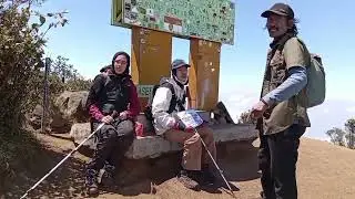 bukan puncak bukan gunung tetapi teman yg menemani sampai puncak  gunung 👍