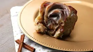 Salty-Sweet Bacon Cinnamon Rolls &bull; Tasty