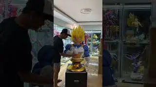 Vegeta Life-Size Bust by Clouds Studios Unboxing.