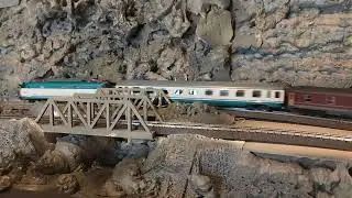 H0 Modelleisenbahn Highlight 🚆 Trenitalia-Doppelstock auf Bergstrecke