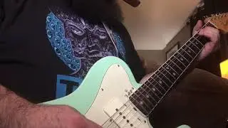 Sludgy guitar riff no. 2651